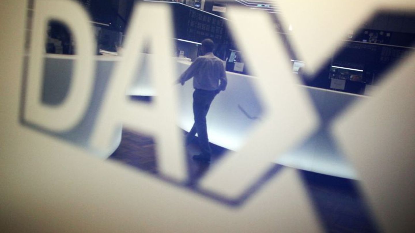 Börse in Frankfurt: Dax stagniert - Airbus erneut Schlusslicht