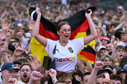 Kein Sieg gegen die Schweiz, aber trotzdem Platz eins: Die deutsche Nationalmannschaft hat sich als Gruppenerster ins Achtelfinale der Heim-EM geschossen.