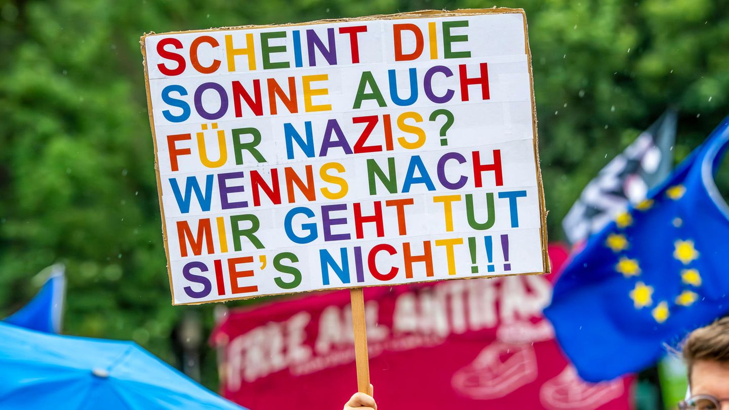 Fight against right-wing extremism: Clubs ask Chancellor Scholz for help