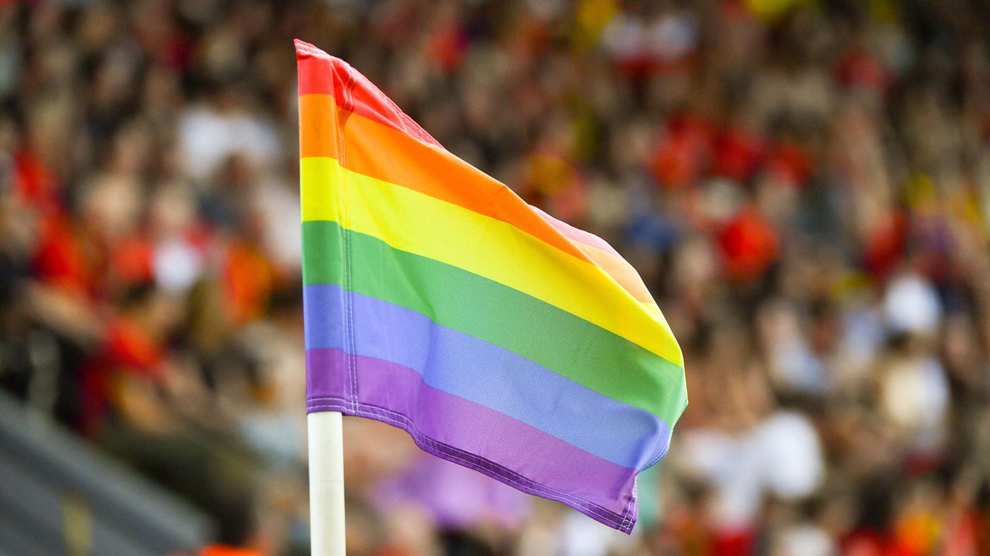 Public Viewing für LGBTQ+: Hier schauen queere Menschen die EM – warum?