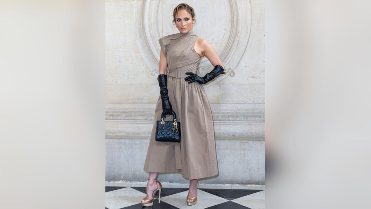 Jennifer Lopez solo bei der Fashion Week: Ohne Ben Affleck in der Stadt der Liebe