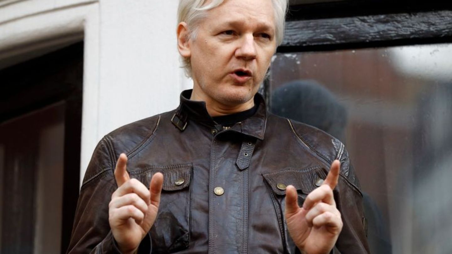 Justiz: Schuldbekenntnis für Freiheit: Assange kommt frei
