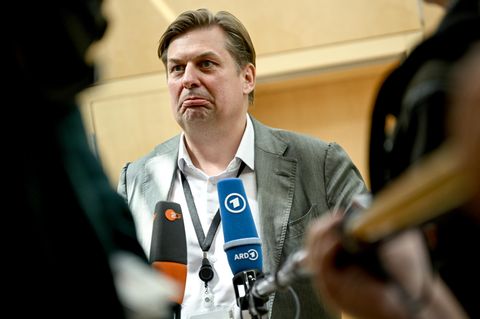 Nicht mehr erwünscht: Der AfD-EU-Spitzenkandidat Maximilan Krah nach der Entscheidung seiner Parteikollegen, ihn nicht in die künftige Delegation der Partei für das Europaparlament aufzunehmen.