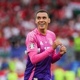 Der 21-Jährige zauberte in der Offensive gegen Schottland und Ungarn, war immer anspielbar, dribbel- und abschlussstark. Bei der WM in Katar fehlte ihm in manchen Situationen noch die Reife. Bei der Heim-EM könnte er zum besten Jungspieler des Turniers werden. Auch Teamkollege Ilkay Gündogan schwärmte: "Es ist so eine Freude, mit ihm zu spielen"