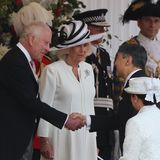 Der Empfang fiel sehr herzlich aus: Hier schüttelt König Charles seinem japanischen Kollegen Kaiser Naruhito die Hand.