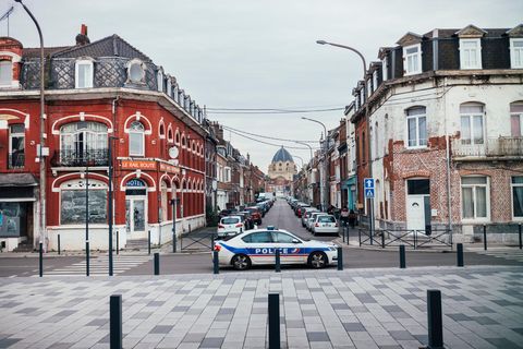 Bahnhofsvorplatz in Hénin-Beaumont, der politischen Wahlheimat von Marine Le Pen