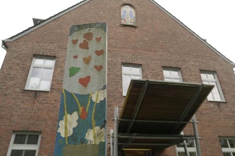 Zu wenig Mitarbeitende und Unterbringungsmöglichkeiten für zu viele hilfsbedürftige Kinder. Die Lage der deutschen Kinder- und Jugendhilfe ist kritisch. 