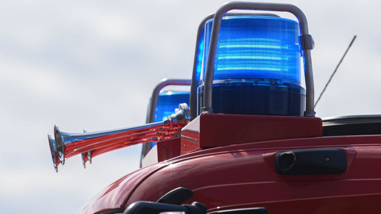 Feuerwehreinsatz: Brennender Lastwagen auf Autobahn in Oberfranken
