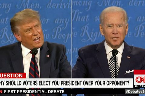 Im September 2020 trafen Donald Trump, damals noch Amtsinhaber, und Joe Biden erstmals in einer TV-Debatte aufeinander. Laut Umfragen gewann Biden damals das Duell, weil Trump zu aggressiv auftrat.