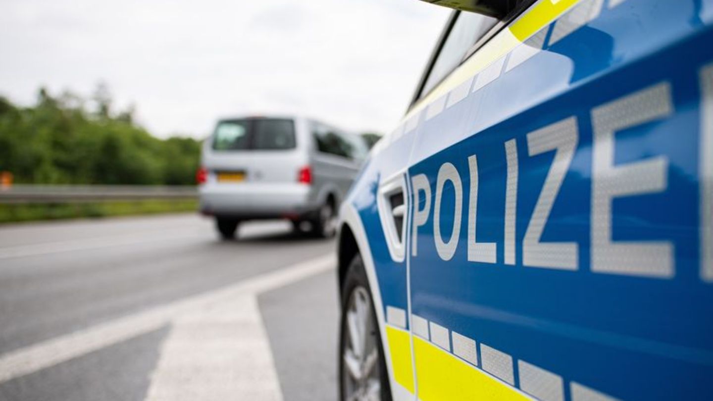 Verkehr: Autofahrer ohne Führerschein flüchtet 45 km weit vor Polizei