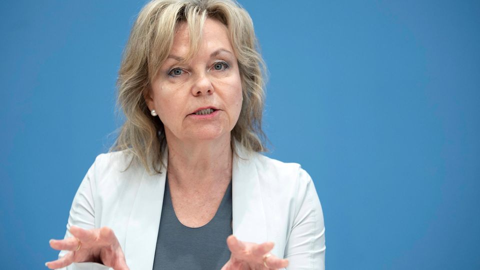 Sabine Döring Sabine Döring