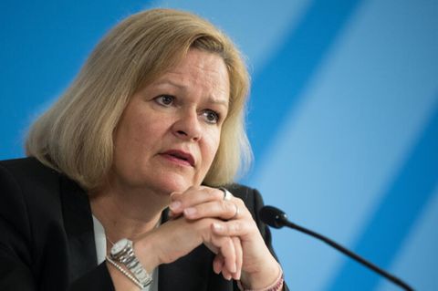 Nancy Faeser: Das Kabinett schärferen Sanktionen gegen Terrorverherrlichung zugestimmt