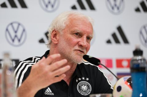 Rudi Völler auf der DFB-Pressekonferenz