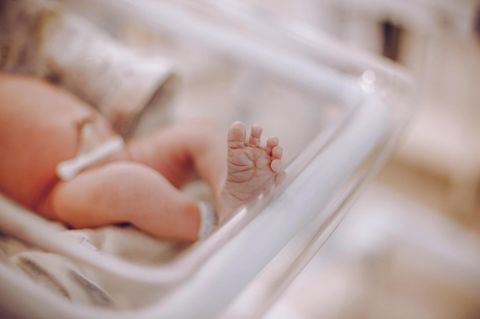 Schwangerschaft einer Elfjährigen: Ein Neugeborenes in einem Krankenhaus