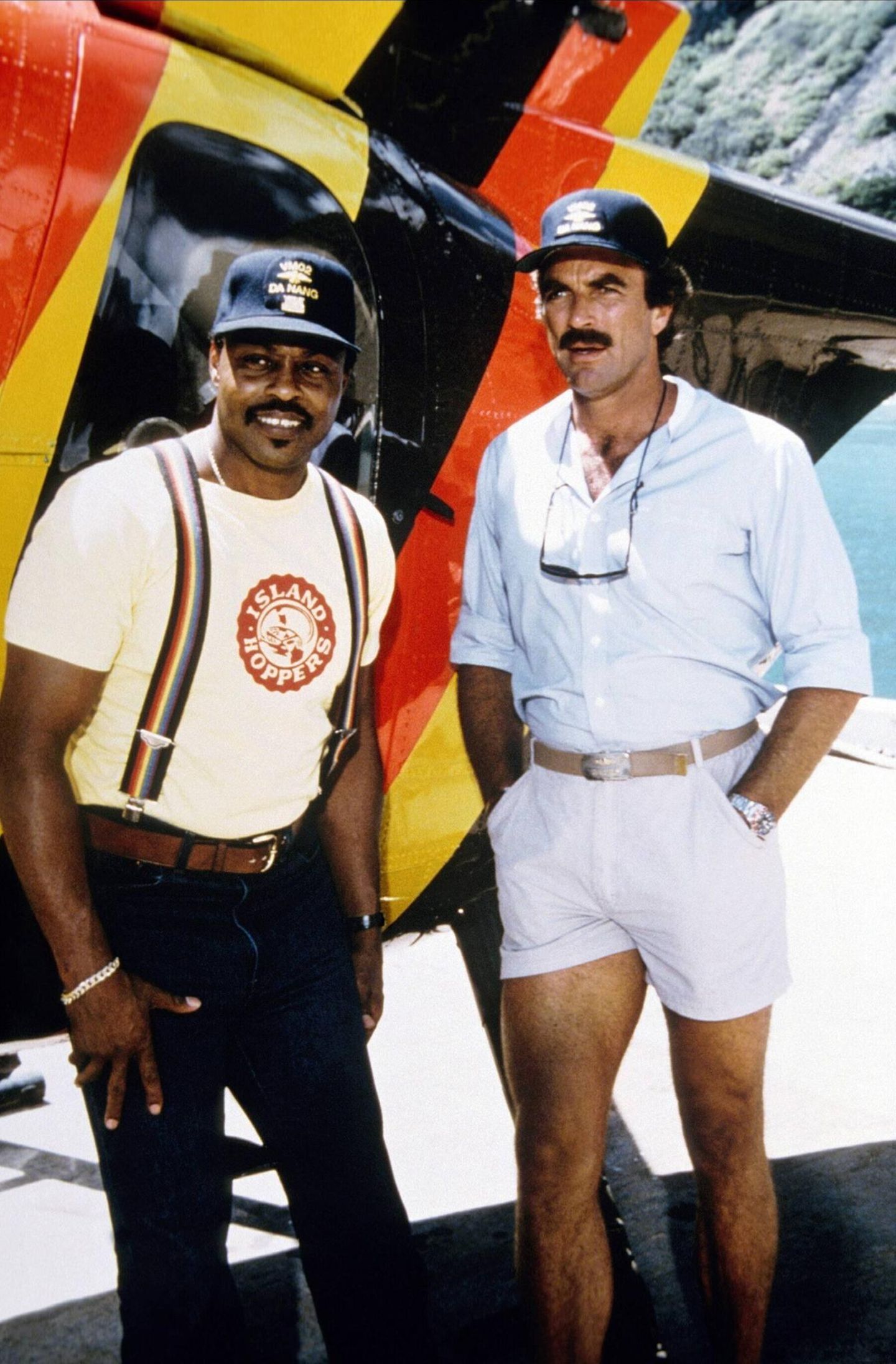Tom Selleck (r.) in einer Filmszene aus "Magnum"