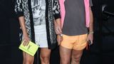 Mag es kurz und bündig: Der Modefotograf Jürgen Teller, hier mit Ehefrau Dovile Drizyte, trägt am liebsten schnittige Sporthosen. Sein Motto: "Was nützen Shorts, wenn sie nicht kurz sind?" Recht hat er