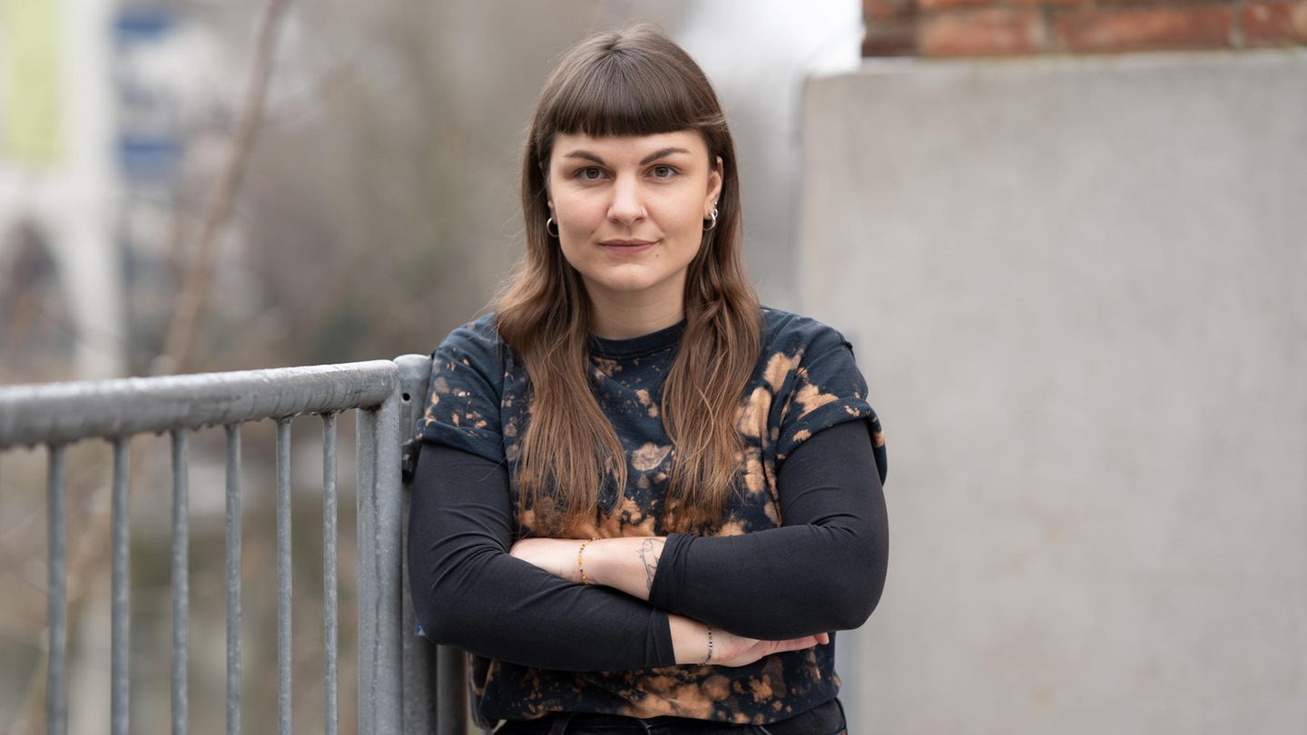 Susanne Siegert, 32, macht ihre TikTok-Beiträge ehrenamtlich – sie will unabhängig bleiben. Siegert hat Journalismus studiert und lebt in Leipzig