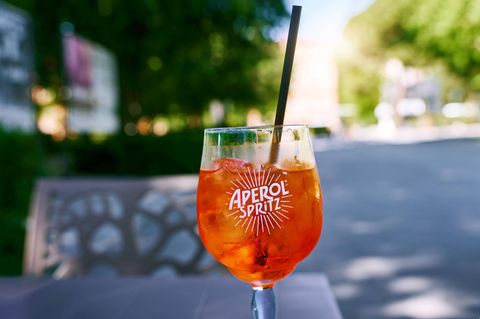 Ein Glas Aperol Spritz