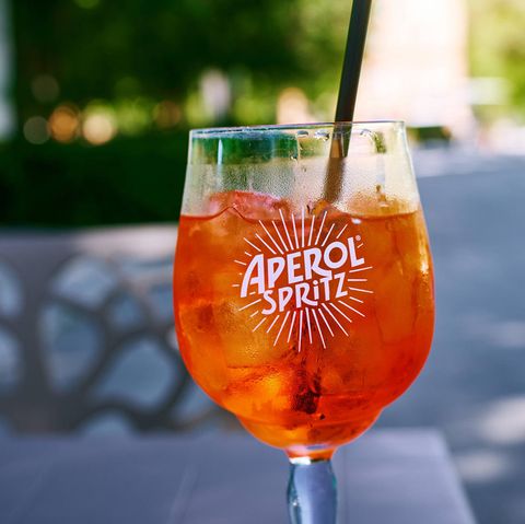 Ein Glas Aperol Spritz