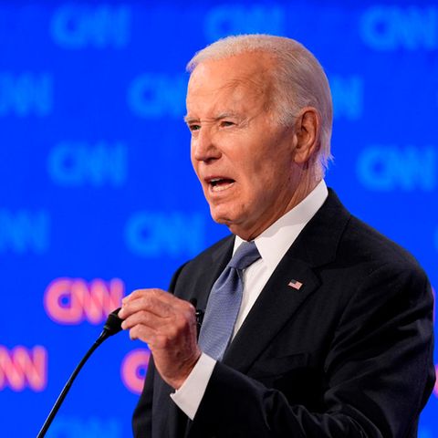 Ex-Präsident Donald Trump (l.) und Amtsinhaber Joe Biden während ihrer Fernsehdebatte in Atlanta