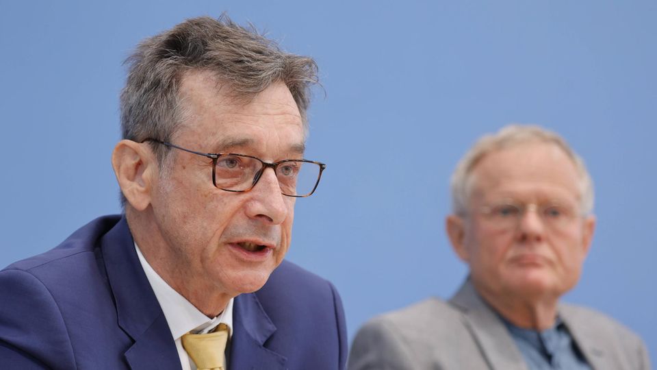 Ein Foto von Christoph Hoffmann auf der Bundespressekonferenz in Berlin
