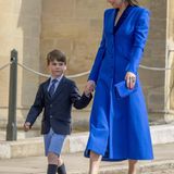 Prinz Louis an der Hand seiner Mutter Catherine