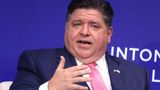 Ihm werden seit geraumer Zeit Ambitionen auf das Präsidentenamt unterstellt: JB Pritzker, Gouverneur von Illinois. Der milliardenschwere Geschäftsmann hat in den letzten Jahren sein nationales Profil geschärft und tritt für eine gemäßigt liberale Agenda ein. So rief er 2023 eine NGO ins Leben, um landesweit für den Schutz des Abtreibungsrechts zu kämpfen. Und er legalisierte Marihuana für den Freizeitgebrauch.  Nach dem TV-Duell teilte Pritzker in den sozialen Medien kräftig gegen Trump aus. In einer Reihe von Posts beschimpfte er ihn als "34-fach verurteilten Verbrecher, der sich nur um sich selbst kümmert".