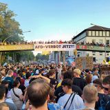 Eine weitere Demonstration, die durch Essen zieht. Die Stadt ist an diesem Wochenende im Ausnahmezustand