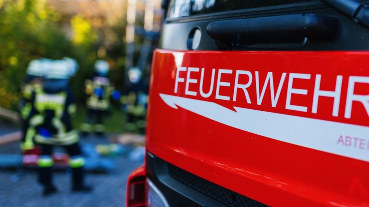 Feuerwehr: Jugendliche kochen und lösen Wohnungsbrand in Leipzig aus