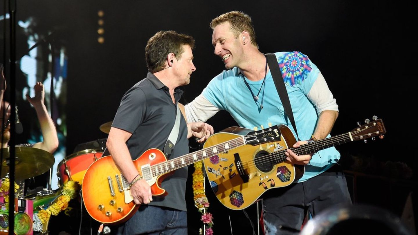 Glastonbury Festival 2024: Coldplay holen Michael J. Fox auf die Bühne