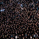 Tausende utraorthodoxe jüdische Männer nehmen an einer Kundgebung gegen die Rekrutierung in die Armee in Jerusalem teil. Der Oberste Gerichtshof Israels hat in der vergangenen Woche die Regierung angewiesen, ultraorthodoxe Männer in die Armee einzuberufen