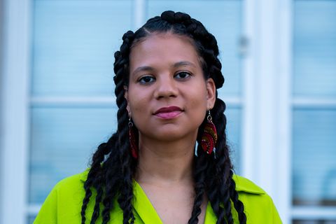 Jaonna Peprah setzt sich ehrenamtlich bei der Initiative Schwarzer Menschen in Deutschland (ISD) ein. 