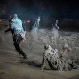 Auch Schaum versprühten die Sicherheitskräfte in Israel. Mehrere Polizisten seien verletzt worden, berichtete die "Times of Israel" in der Nacht. Fünf Randalierer seien festgenommen worden