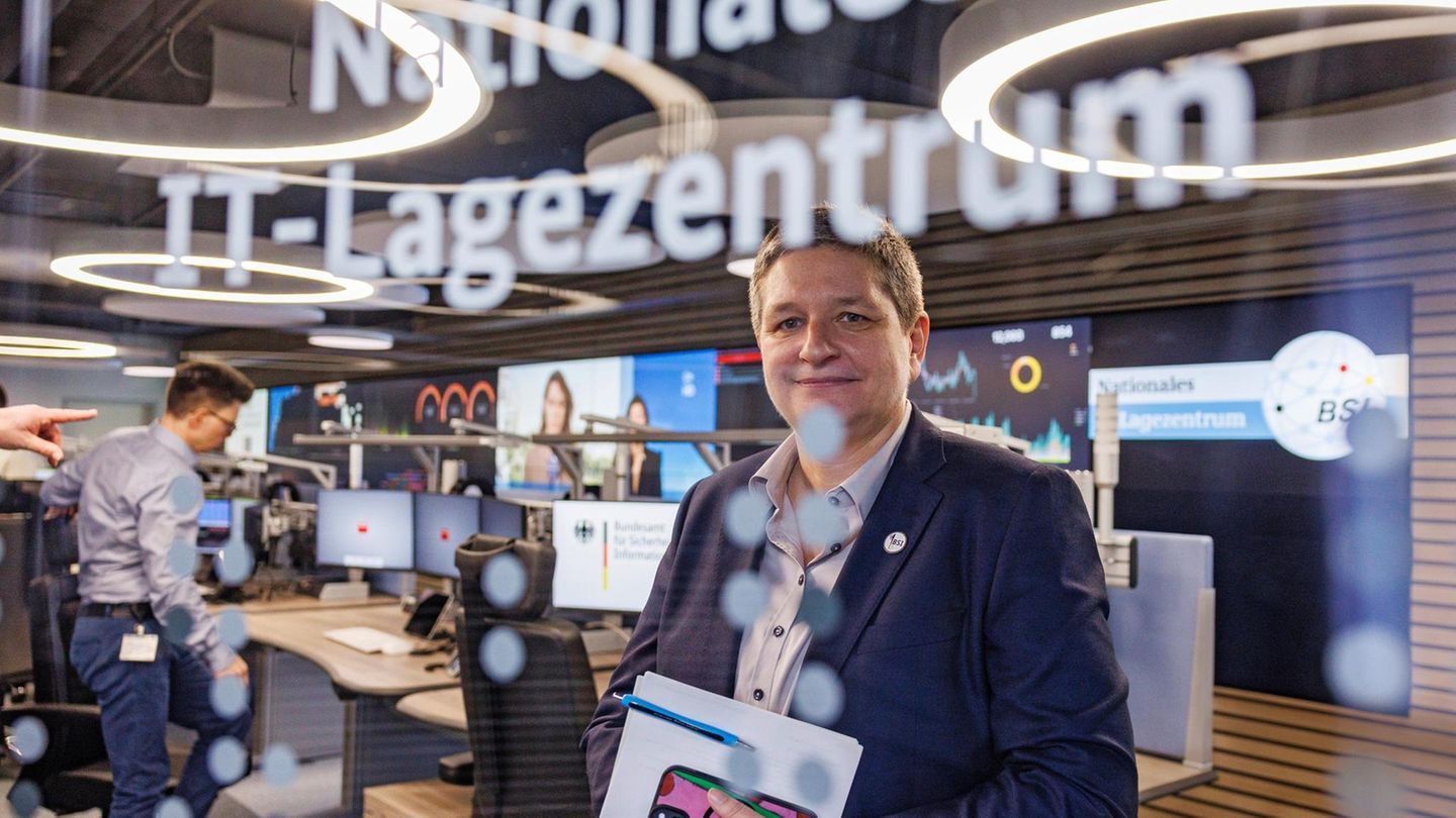 Grandparent scam: Expert on perfidious scam and hacker attacks on the European Championship