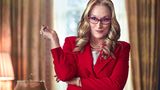 Meryl Streep 2021 in "Don’t look up", eingekleidet von Giorgio Armani in Kostüm und Brille