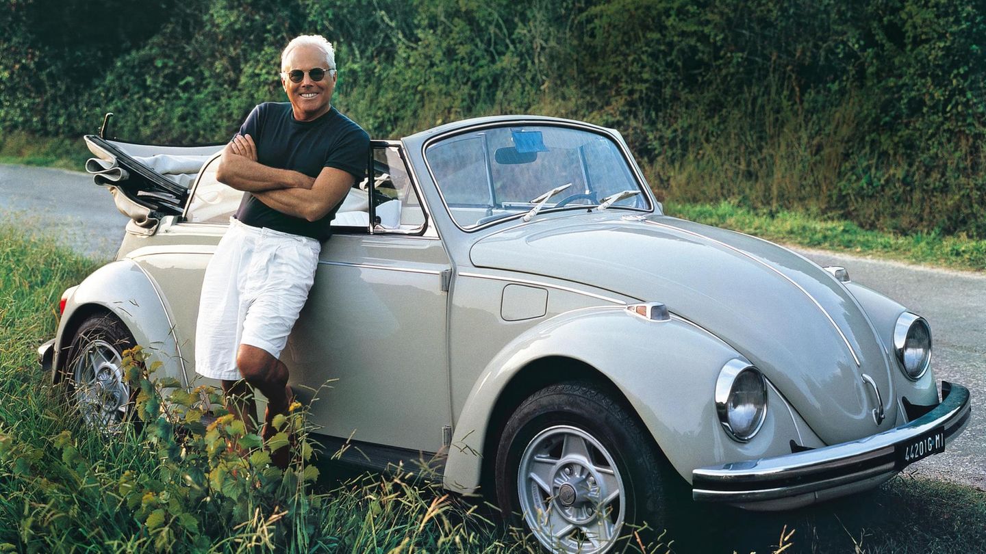Zum 90. Geburtstag : Hier blickt Giorgio Armani mit Bildern auf sein Leben zurück