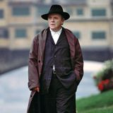 Anthony Hopkins im Jahr 2001 als "Hannibal", eingekleidet von Giorgio Armani