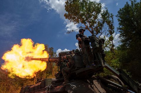 Ukrainische Soldaten verteidigen zäh den Donbass, nun überraschten die Russen sie mit einem Vorstoß durch eine Röhre