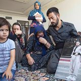 Fachers Familie im Iran beim Trauern