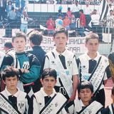 Das Team seiner Heimatstadt, Nacional Funchal, war Ronaldos (hinten, Fünfter von links) zweite Station als Jugendspieler – dorthin wechselte er von CF Andorinha und wurde gleich in seiner ersten Saison 1995/96 Jugendmeister