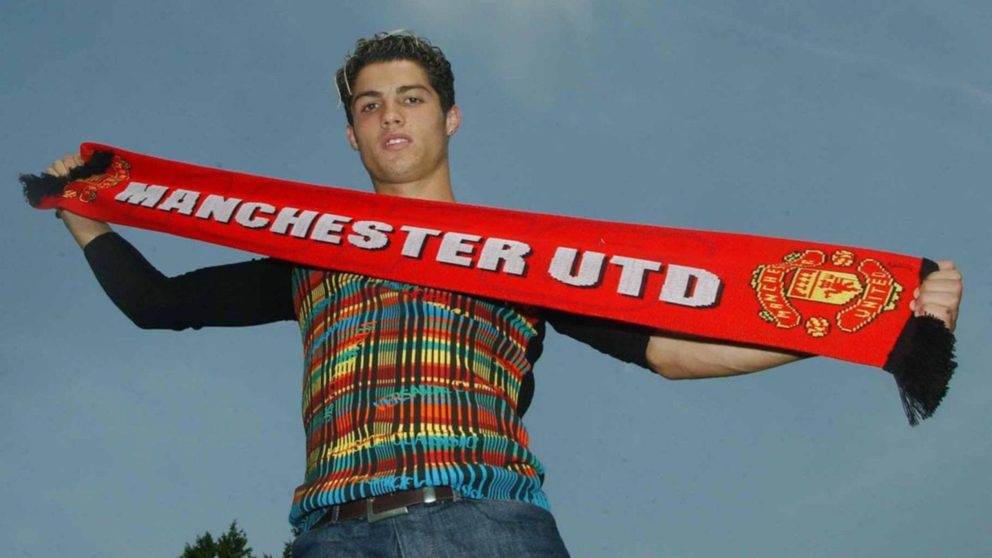 Sein Wechsel zu Sporting sollte sich als Karrieresprungbrett entpuppen. Nach nur einem Jahr bei den Profis ging es für ihn zu Manchester United nach England. Dort erbte er die Nummer 7 von David Beckham