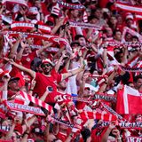 Österreichische Anhänger singen rassistische Parolen