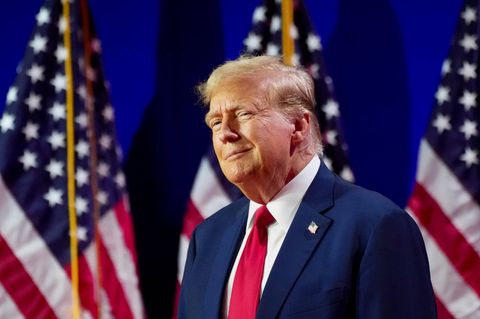 Donald Trump schaut siegesgewiss