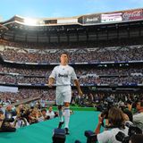 Auch wenn die Zeit bei Manchester United für Ronaldo eine äußerst erfolgreiche war, sollte er erst nach seinem Wechsel zu Real Madrid im Jahr 2009 (hier bei seiner Vorstellung) in den absoluten Fußball-Olymp aufsteigen