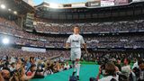 Auch wenn die Zeit bei Manchester United für Ronaldo eine äußerst erfolgreiche war, sollte er erst nach seinem Wechsel zu Real Madrid im Jahr 2009 (hier bei seiner Vorstellung) in den absoluten Fußball-Olymp aufsteigen