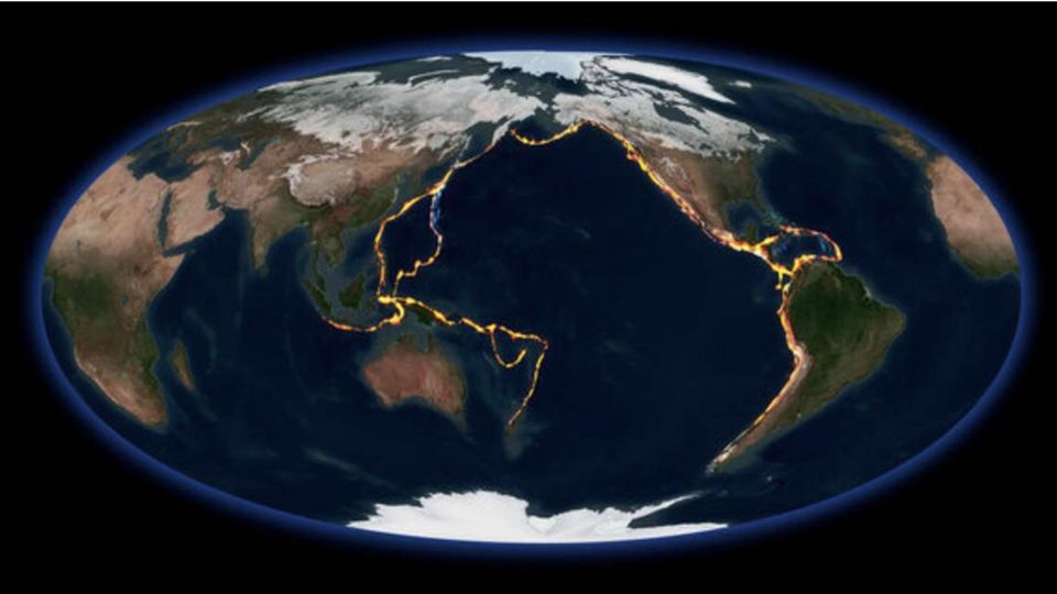 Gefäährliche Zone: Am Ring of Fire rund um den Parifik treffen mehrere tektonische Platten aufeinander