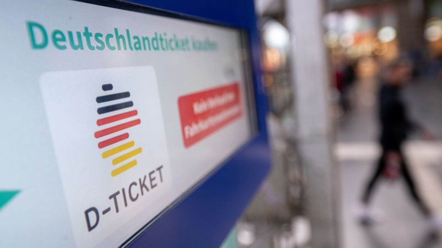 Pauschale für den Nahverkehr: Ministerin: Preis für Deutschlandticket könnte steigen