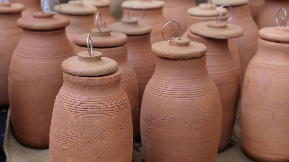 Ollas selber bauen So stellen Sie eigene Bewässerungssysteme her