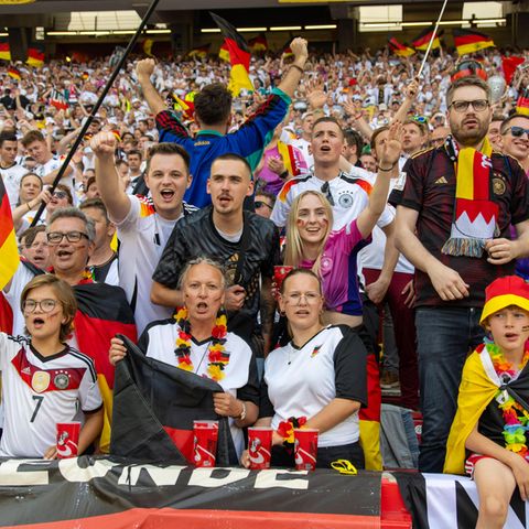 Stimmung Fans im Unterrang