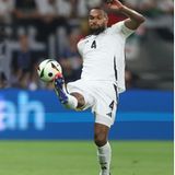 Tah ist eine Bank in der deutschen Innenverteidigung und hat die stärkste Saison seiner Karriere gespielt. Sein Gegenüber Aymeric Laporte hatte in den vergangenen Jahren mit Verletzungen zu kämpfen und ist vor einem Jahr von Manchester City nach Saudi-Arabien gewechselt. Jetzt ist er Stammspieler, was ihm viele nach seiner überraschenden Nominierung kaum zugetraut haben.  Fazit: ausgeglichen